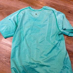 Mens lululemon metal vent tech short sleeve size medium